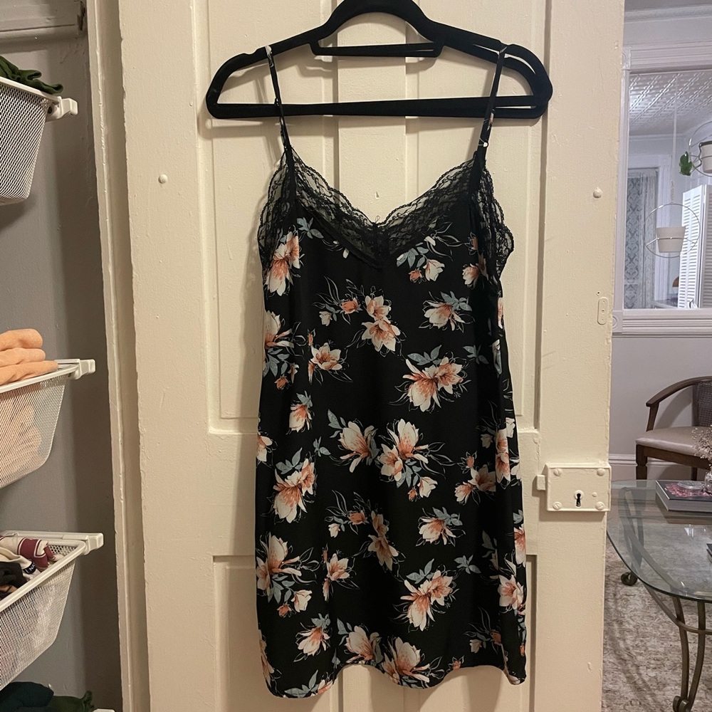 Lace trim floral mini slip dress